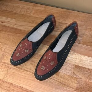 Hushpuppies Brown and Navy Flats Size 5